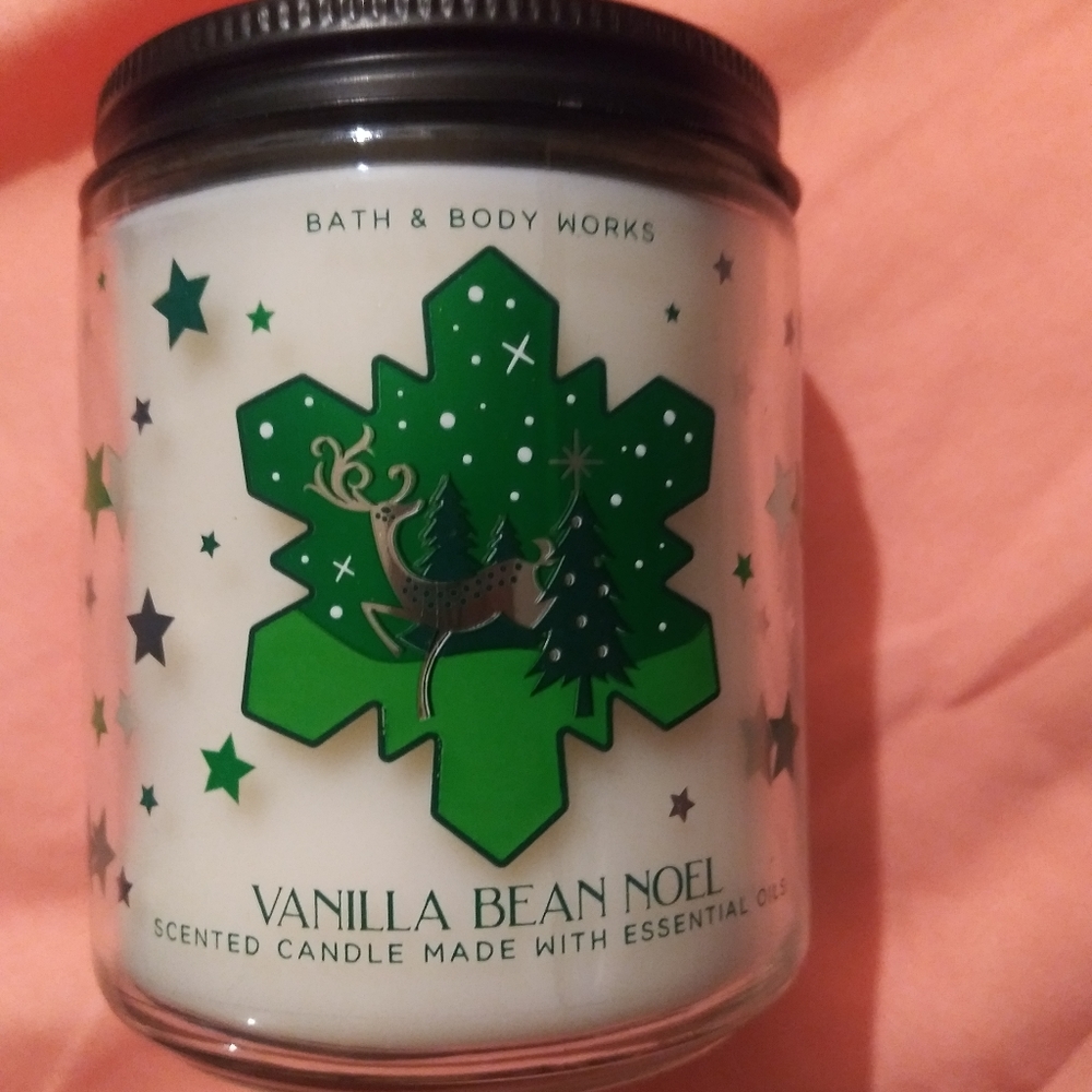BATH AND BODY WORKS SCENTED CANDLE